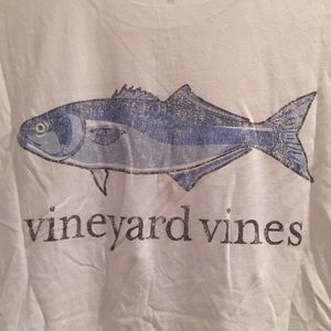 Vineyard Vines xs tee shirt